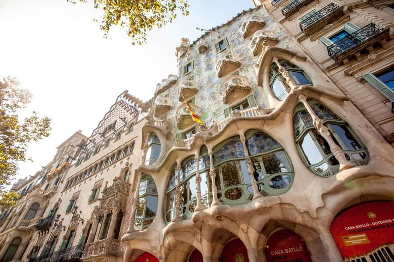 Barcelona: Private Group Bike Tour - Into the Gothic heart: Santa Maria del Mar as a highlight