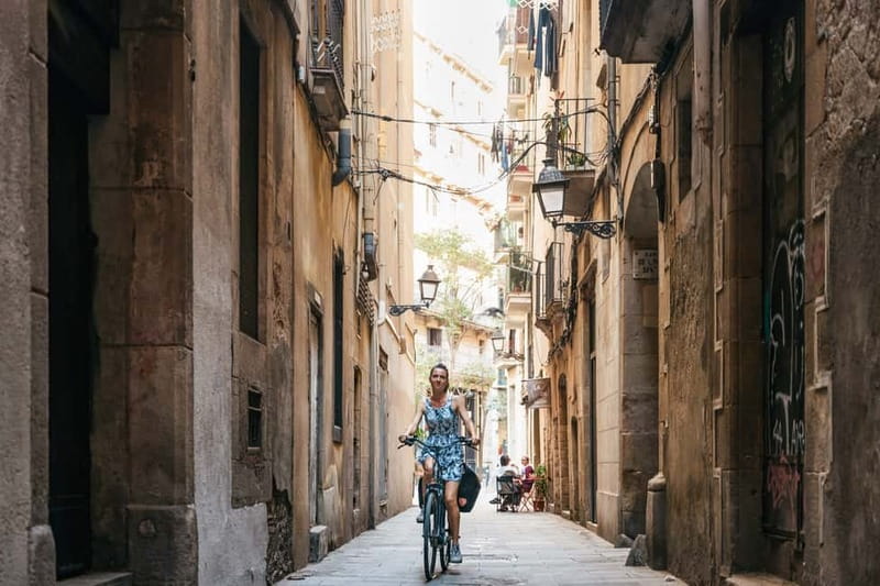 Barcelona: Sagrada Familia or City Tour by Bike or eBike - Parc de la Ciutadella’s fountain and Vila Olímpica’s seaside energy