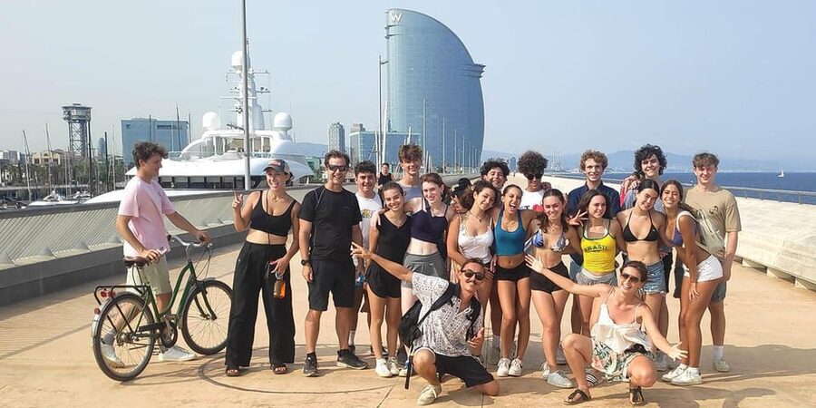 Barcelona: Top-Rated Bike or E-Bike Tour with Local Guide - Rolling Through the Gothic Quarter and Roman Clues