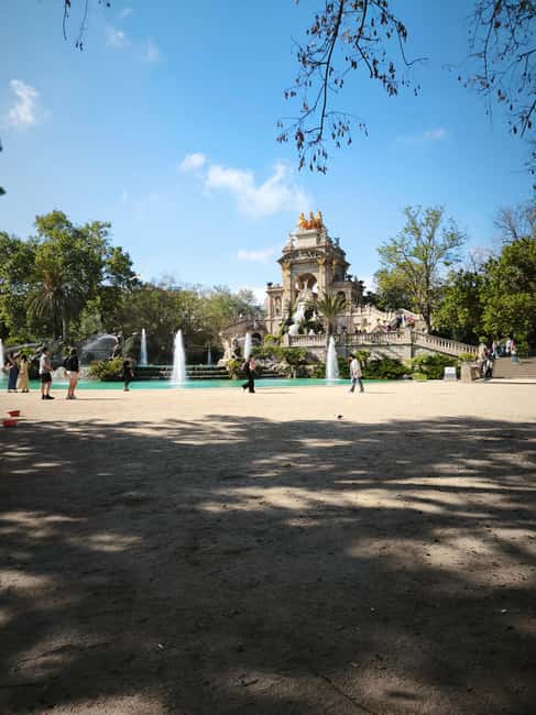Barcelona: Top-Rated Bike or E-Bike Tour with Local Guide - Arc de Triomf and Parc de la Ciutadella: A Reset for Your Legs