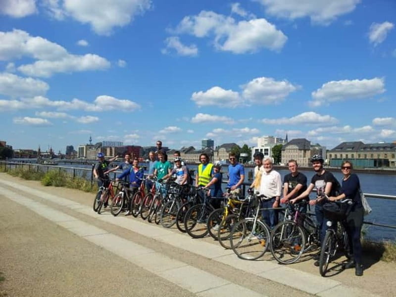 Berlin: Alternative Berlin Bike Tour - Meeting at Poststraße 11 and the Gear That Keeps It Easy