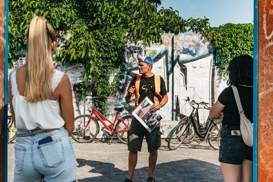 Berlin: Cold War Era History Guided Bike Tour - Start at Kulturbrauerei: the ride begins in Prenzlauer Berg