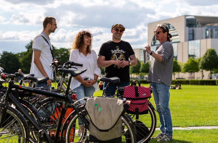 Berlin: E-Bike Tour of the Berlin Wall and Mitte Highlights - Starting at Bornholmer Strasse: the first clue to the whole story