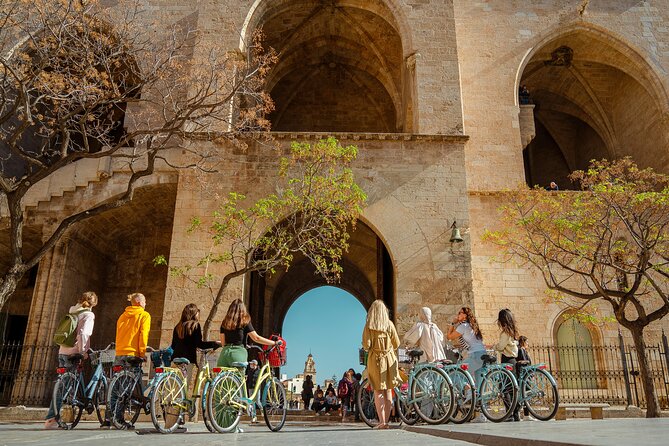 Best Bike Tour Dutch & English in Valencia - La Lonja de la Seda: silk power, even if you skip the ticket