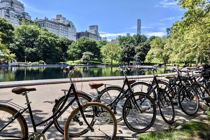 Best of Central Park Bike Tour - Jacqueline Kennedy Onassis Reservoir and Cherry Hill: the lake-side payoff