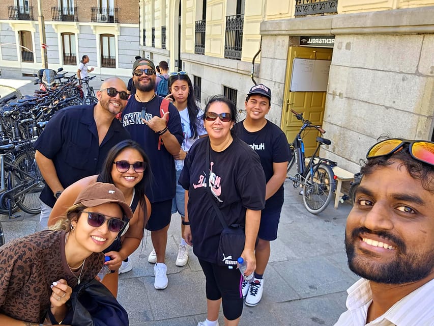 Best of Madrid: 3-Hour Guided Bike Tour in Small Groups - Getting Your Bearings Fast on Two Wheels