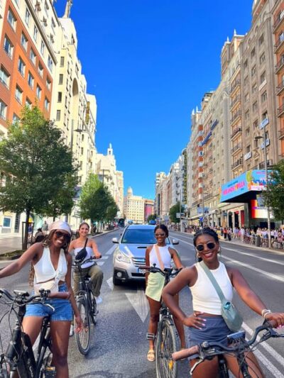 Best of Madrid: 3-Hour Guided Bike Tour in Small Groups - Rent & Roll Madrid: Bike Setup, Gear, and the Start Line