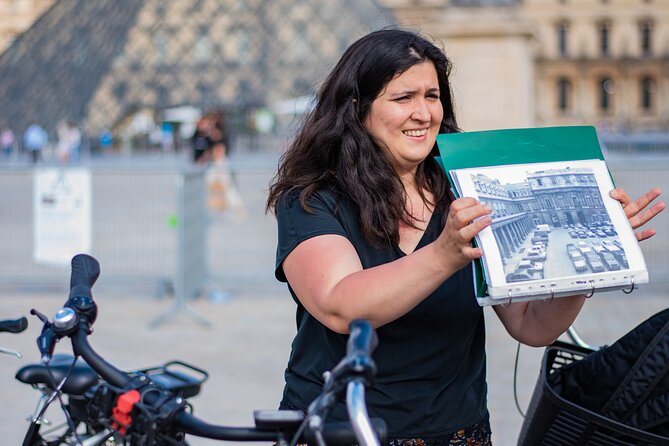 Best of Paris Small Group E-bike Guided tour (w/ optional Cruise) - Getting ready: bikes, helmets, and the bike-skill reality check