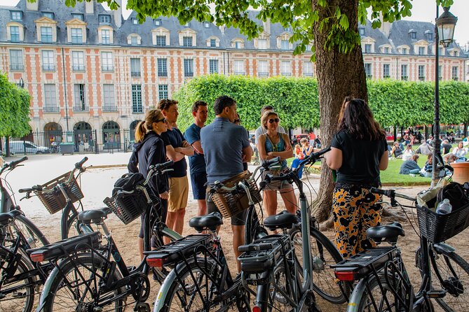 Best of Paris Small Group E-bike Guided tour (w/ optional Cruise) - Louvre pyramid views and the river-banks moment