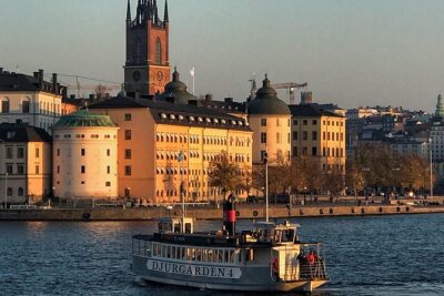 Best Stockholm Bike Tour. English, French or Spanish! - City Hall to Riddarholmen: Two Views, One Great Story Chain