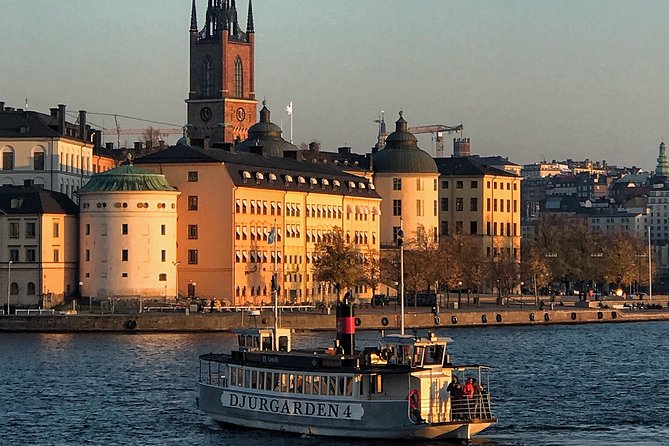 Best Stockholm Bike Tour. English, French or Spanish! - City Hall to Riddarholmen: Two Views, One Great Story Chain