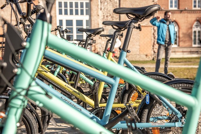 Bicycle tour in historic Ghent - Prinsenhof and Charles V: power remembered in a simple place