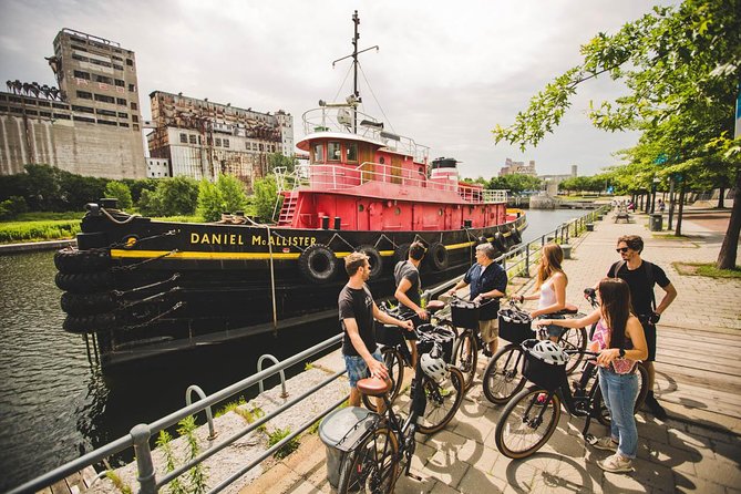 Bike / E-bike Tour : Downtown, Old Montreal, Waterfront by Fitz - Weather, clothing, and what to bring for a smooth ride