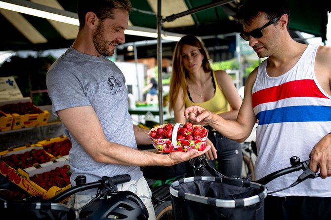 Bike / E-bike tour : Plateau, Mile-End, Jean-Talon Market by Fitz - Little Italy + Jean-Talon Market: where the ride turns into wander-time
