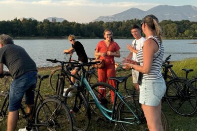 Bike or E-Bike Tour Tirana: Highlights & Grand Park Guided Cycle - From Old Bazaar to Skanderbeg Square: the classic start