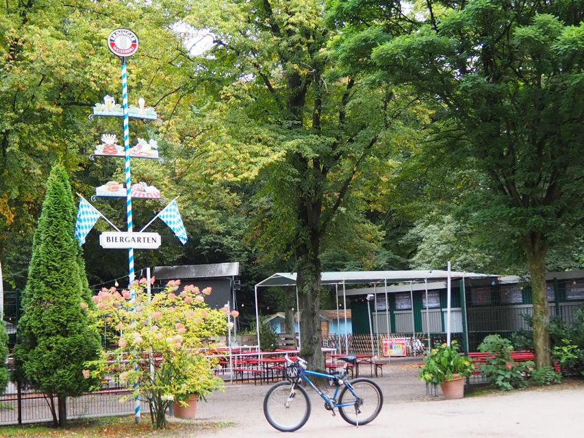 Bike tour around the Alster - Celebs, water, and nature - Liebesinsel, Goldbekufer, and the waterfront neighborhoods
