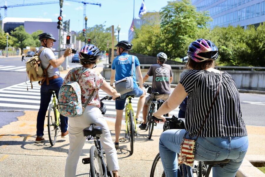 Bike Tour: Capitol Hill, Lincoln Memorial, National Mall - Washington Monument and war memorial viewpoints: fast access with real context