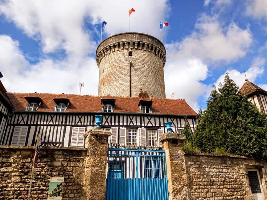 Bike tour from Vernon to Giverny with local guide - How the WW2 sights change the way you look at Vernon
