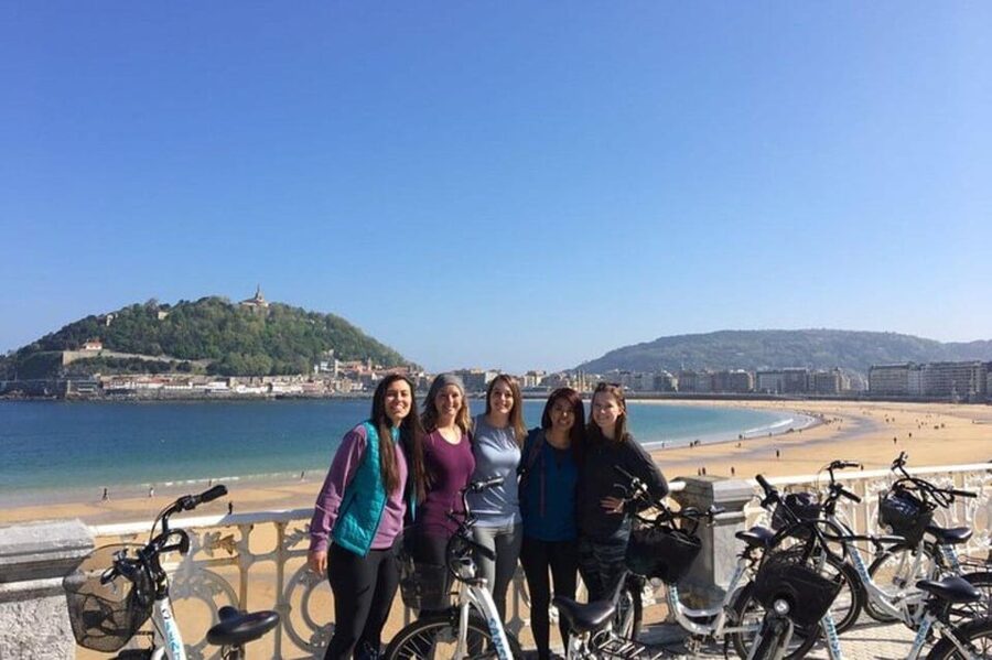 Bike Tour in San Sebastian - Getting oriented: bidegorri bike paths and a mostly flat ride