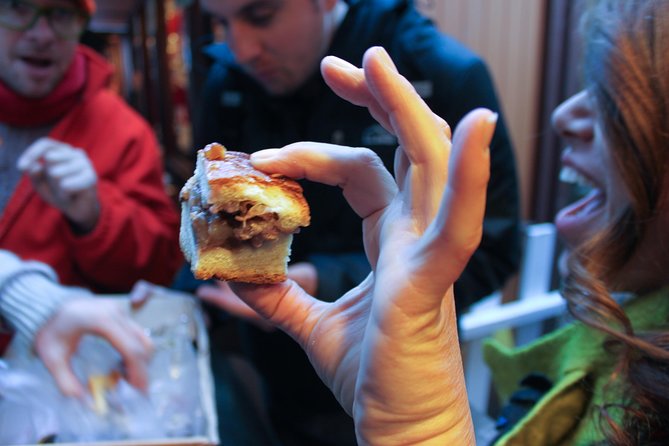 Bikes, Bites & Views: Chicago's Signature Dishes Bike Tour-Adults - Diet needs, safety, and the small-group advantage (up to 16 riders)