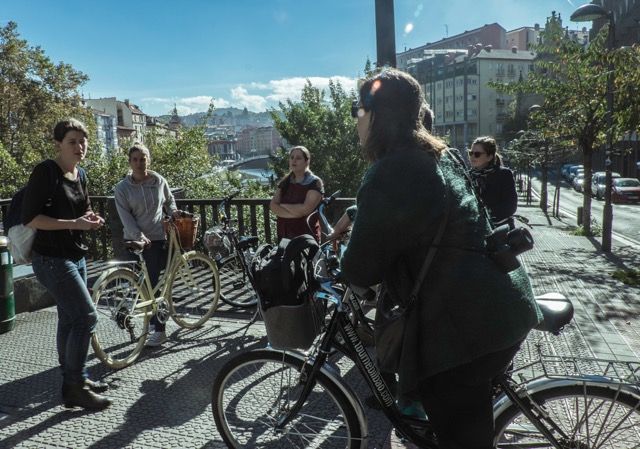 Bilbao: Guided Highlights Small Group or Private E-Bike Tour - Nervion River riding: the city’s divider turned viewing deck