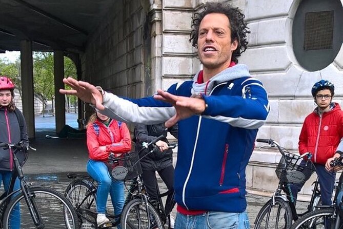 Bilbao Highlights 3-hour E-Bike tour: Small Group or Private Tour - Guggenheim Museum Bilbao Exterior: The Icons Without the Ticket