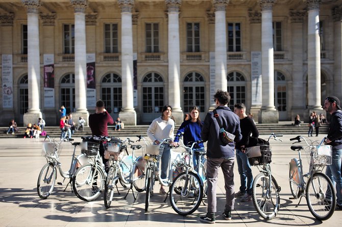 "Bordeaux by bicycle: a 3-hour tour immersive experience" - The snack strategy: canelé from Casonnade and built-in breaks