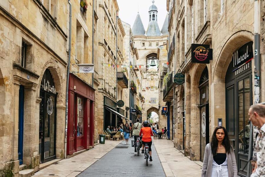 Bordeaux: Historic Center & Chartrons District Bike Tour - Key things that make this bike tour worth your time