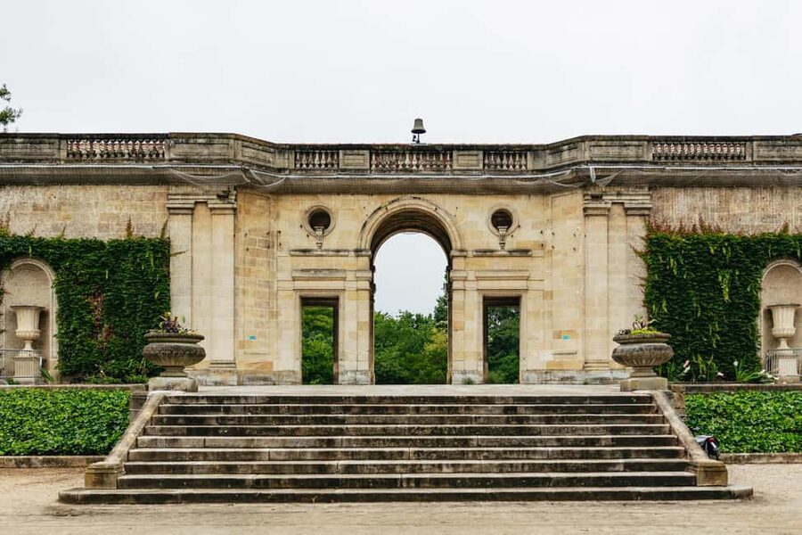 Bordeaux: Historic Center & Chartrons District Bike Tour - Price and value at about $42: what you pay for, and what you get