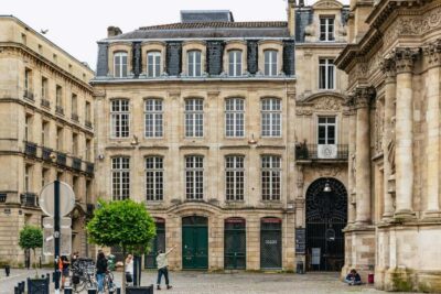Bordeaux: Historic Center & Chartrons District Bike Tour - The 3-hour route in plain terms: what you’ll actually ride and when