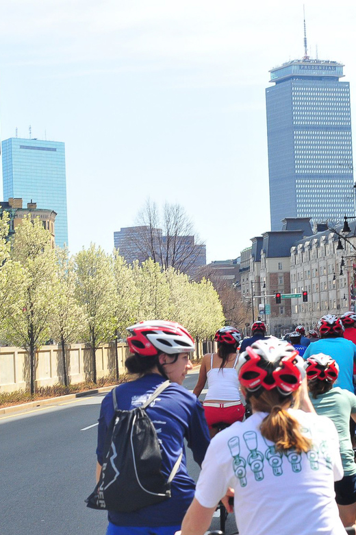 Boston: 2.5-Hour City View Bike Tour - Back Bay and the South End Brownstones: Seeing the City’s Texture