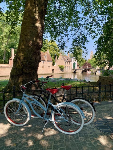 Bruges: City Bike Tour with a Local - Photo Stops That Don’t Feel Like Forced Photo Ops
