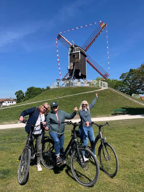 Bruges: Guided Bike Tour with a Local to Sights & Secrets - Quasimundo Bike Tours: where your Bruges wheels start rolling
