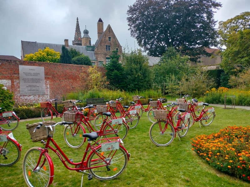Bruges: Guided Retro Bike Tour of Highlights and Hidden Gems - Who this tour suits best (and who might want a different plan)