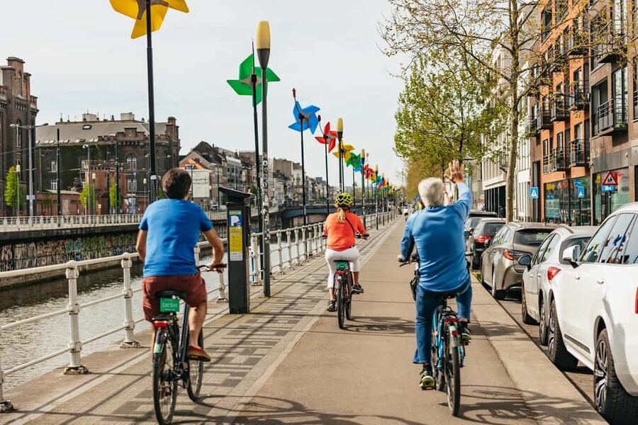 Brussels: City Highlights and Hidden Gems Bike Tour - Who this tour is best for