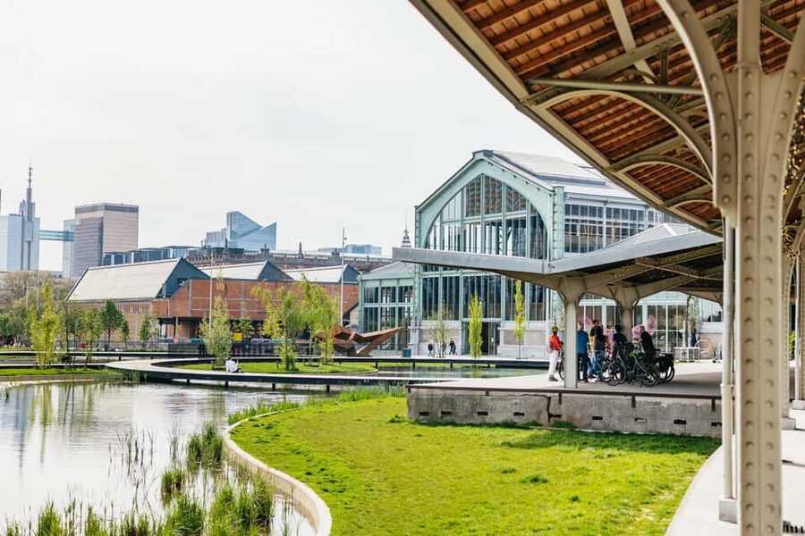 Brussels: City Highlights and Hidden Gems Bike Tour - The mid-ride café or bar break that turns sightseeing into conversation