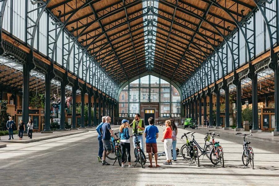Brussels: City Highlights and Hidden Gems Bike Tour - Price and value: why $41 feels like more than a rental