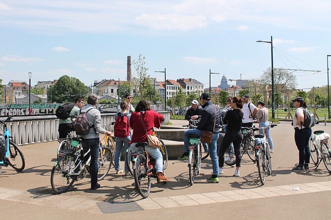 Brussels Highlights & Hidden Gems Bike Tour - Small-Group Guidance: What You Gain From a Volunteer Team
