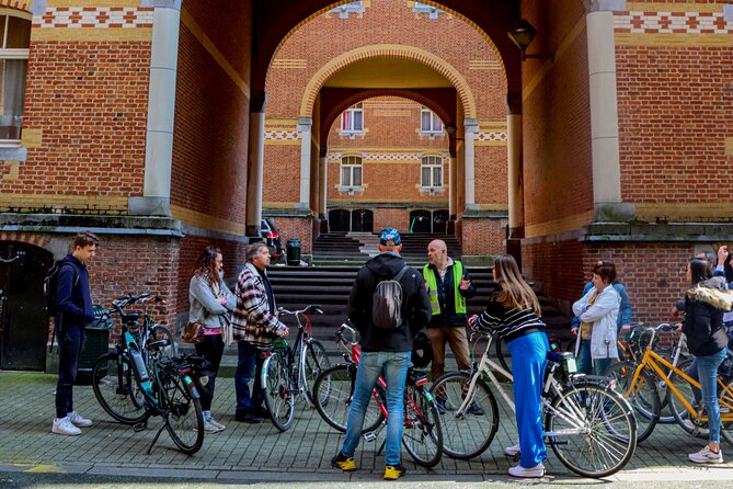 Brussels Highlights & Hidden Gems Bike Tour - The Bike Ride Experience: Pace, Roads, and Comfort