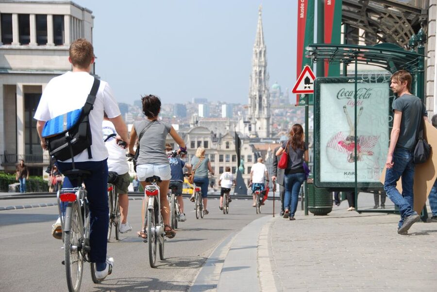 Brussels: Sightseeing Bike Tour - Getting Started at Grand Place (and Ending at CyCLO)