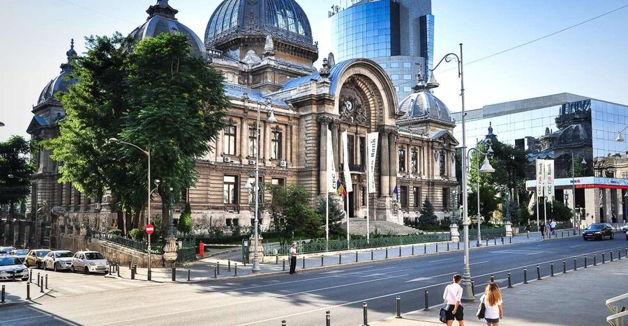 Bucharest: 2-Hour City Highlights Bike Tour - Hanu’ Berarilor meet-up and the ride setup that keeps it smooth