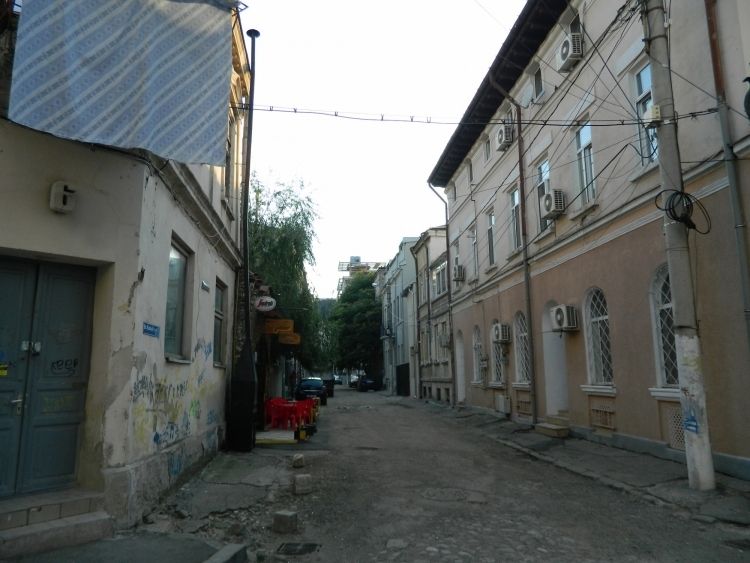 Bucharest: Half Day Bike Tour - Where You Start: Hanu Berarilor and Fast Orientation