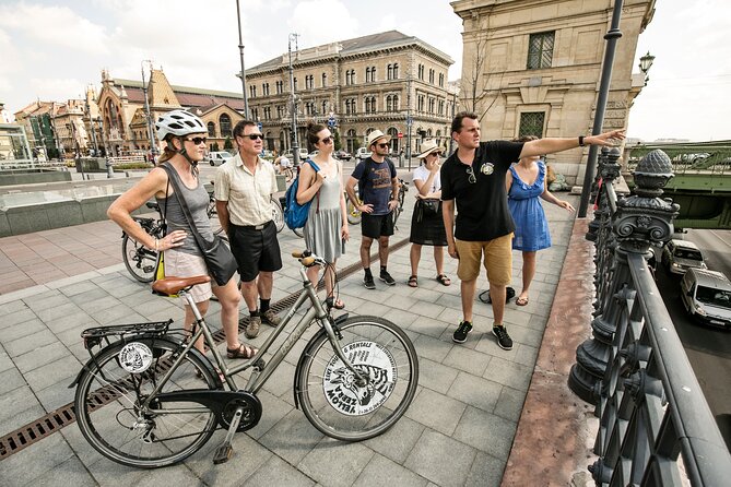 Budapest Bike Tour - Szechenyi Lanchid and the Danube: short stops, big views