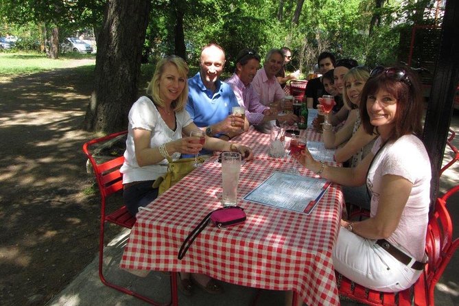 Budapest Bike Tour with Hungarian Goulash - A 4-Hour Highlights Loop on Two Wheels