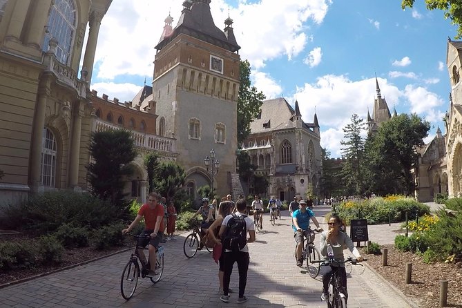 Budapest Bike Tour with Hungarian Goulash - Elizabeth Square: A Soft Start Before the Big Sights