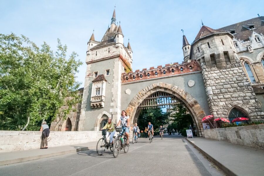 Budapest: Guided City Discovery Bike Tour - Heroes Square and Városliget: national symbolism meets park calm