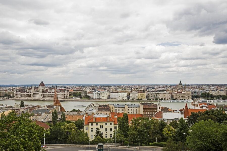 Budapest: Guided City Tour by E-Bike - Climbing into Buda Castle District for Matthias and Fisherman’s Bastion