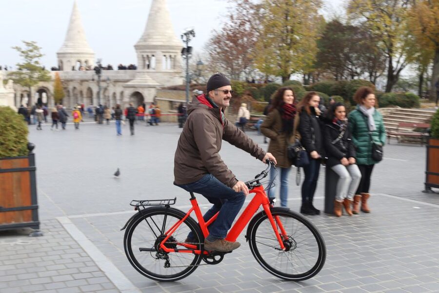 Budapest: Guided Downtown Electric Bike Tour - Hitting Budapest’s Big Sights in 3.5 Hours