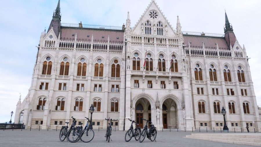 Budapest: Guided E-Bike Sightseeing Tour - Who Should Book This E-Bike Tour?