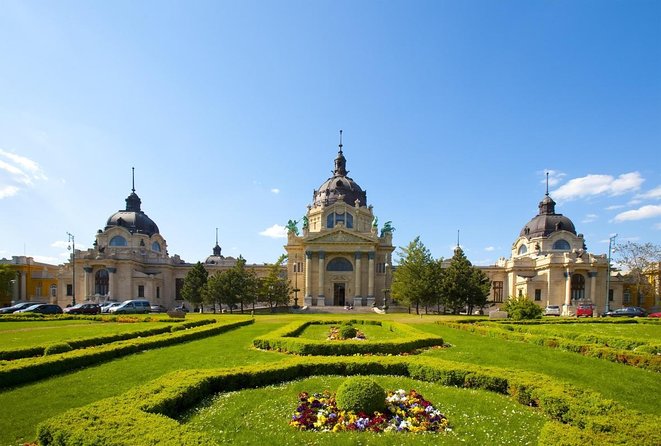 Budapest Highlights Bike Tour - Key things you’ll notice on this Budapest highlights ride